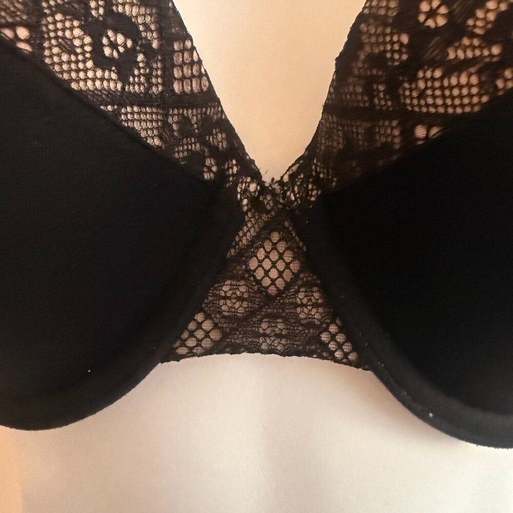 Victoria’s Secret Body by Victoria Black Lace Plunge Bra | 36D - Picture 4 of 11